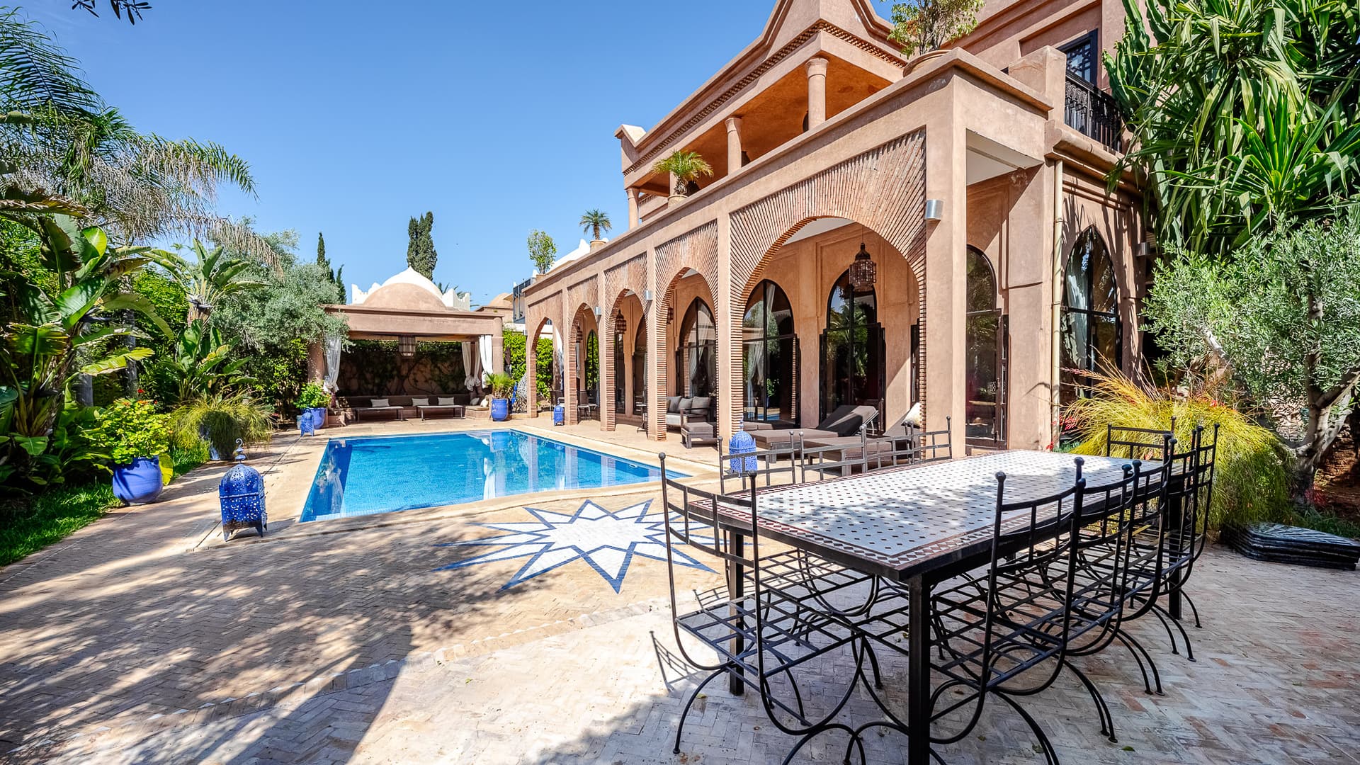Villa d'exception avec golf et piscine à débordement à Amelkis