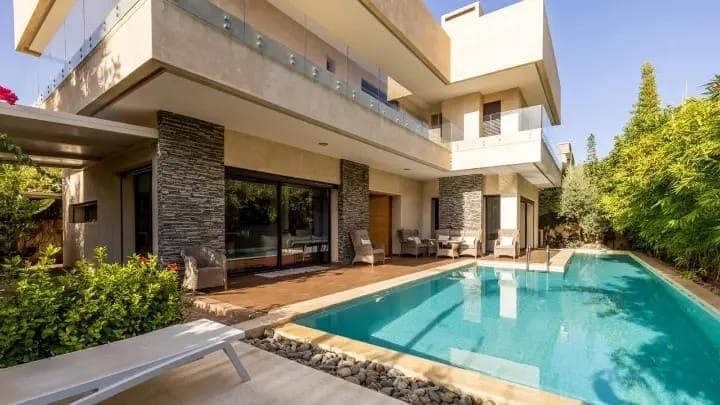 Villa prestigieuse à louer, Golf Amelkis, Marrakech, 5 chambres, piscine et jardin